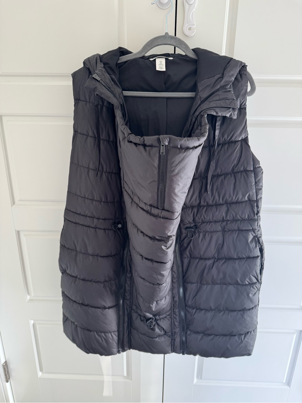 H&M maternity and babywearing puffer vest